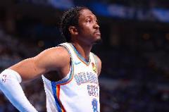 第二節(jié)掘金6次運(yùn)動(dòng)戰(zhàn)進(jìn)球8次失誤 杰倫威8分0失誤