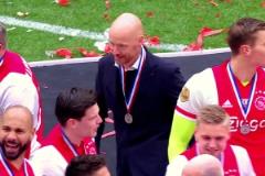 是玄學(xué)還是巧合！荷甲近幾年冠軍球隊都是光頭教練