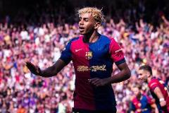 54場18球25助！亞馬爾當(dāng)選歐洲足壇賽季最佳年輕球員