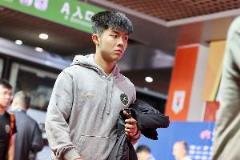 足協(xié)杯替補(bǔ)王鈺棟亮相，20歲麻皓齊首秀浙江一線隊(duì)