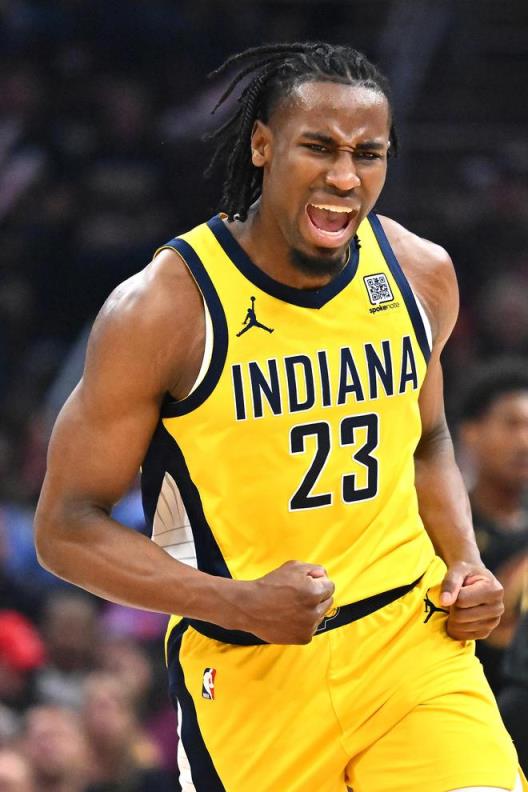 內(nèi)史密斯成為第七位季后賽單節(jié)命中6+三分的球員，與庫(kù)里、利拉德齊名