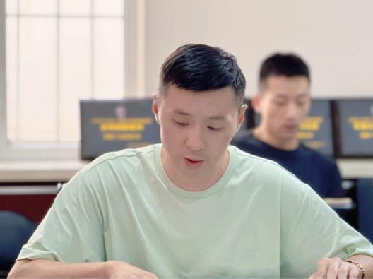 新疆男籃備戰(zhàn)總結(jié)會！劉煒部署任務(wù)，重提外援選拔，郭艦關(guān)注傷病隱患！