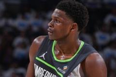 主攻手華子半場18中7得16分7板3助 三分失準(zhǔn)7投僅1中