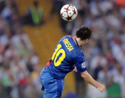 梅西：歐冠決賽頭球破門，球迷贊其不忘初心