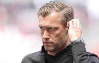 克勒舍：法蘭克福愿長期留用科赫，目標(biāo)打入歐冠十六強