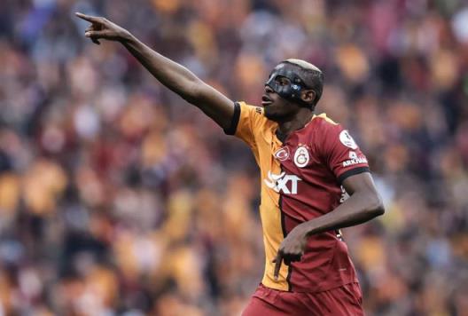 沙特媒體：利雅得新月正與奧斯梅恩積極談判，愿提供高薪引援