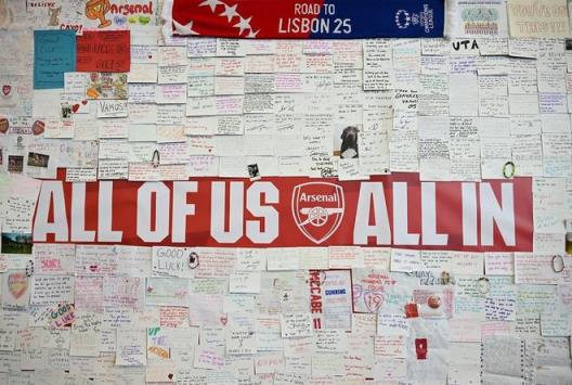 阿森納女隊(duì)備戰(zhàn)歐冠決賽，薩卡、賴斯等男隊(duì)球員送上祝福