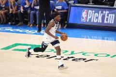 愛(ài)德華茲前三節(jié)火力全開(kāi) 17中12三分8中5狂砍30+9+6！