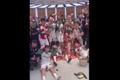 桑德蘭重返英超！球員更衣室激情慶祝視頻曝光