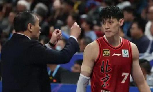 北京隊內(nèi)線核心宣布決定：預示下賽季首鋼難奪冠，周琦或無緣征戰(zhàn)