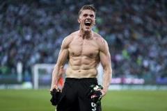 約克雷斯補(bǔ)時(shí)絕平助球隊(duì)雙冠，賽季54球13助創(chuàng)佳績(jī)