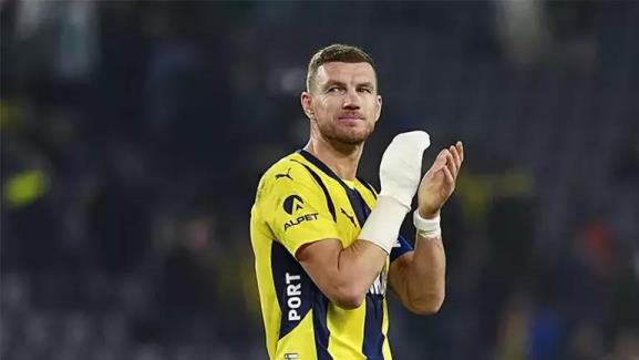 哲科妻子：打完最后兩場(chǎng)比賽我們就會(huì)離開(kāi)伊斯坦布爾