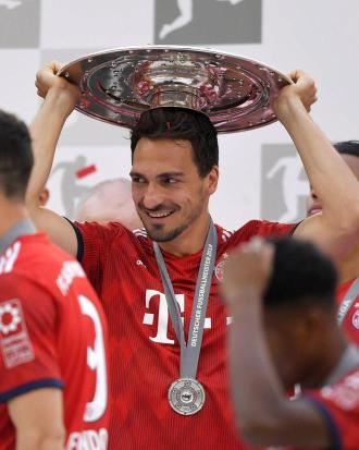 拜仁官方發(fā)文祝福胡梅爾斯：職業(yè)生涯精彩，愿未來(lái)一切順利！