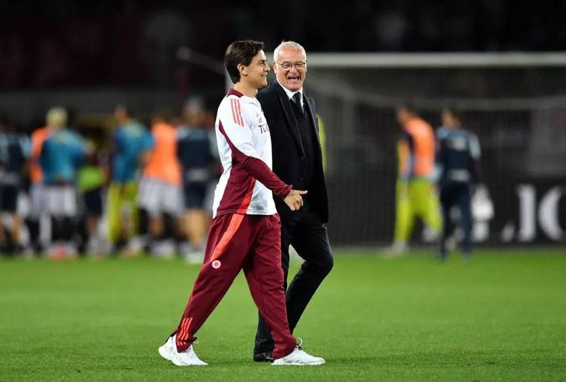 迪巴拉向拉涅利致以熱烈掌聲并感謝教練